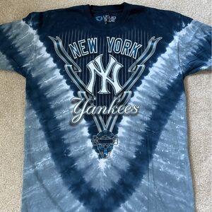 NWOT 

Liquid Blue New York Yankees Blue Tie-Dye T-Shirt